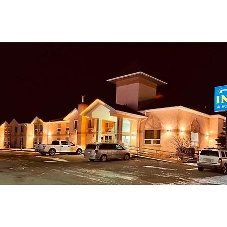 Aurora Park Inn & Suites Dawson Creek Ngoại thất bức ảnh