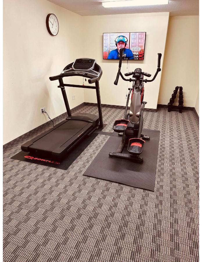 Aurora Park Inn & Suites Dawson Creek Ngoại thất bức ảnh