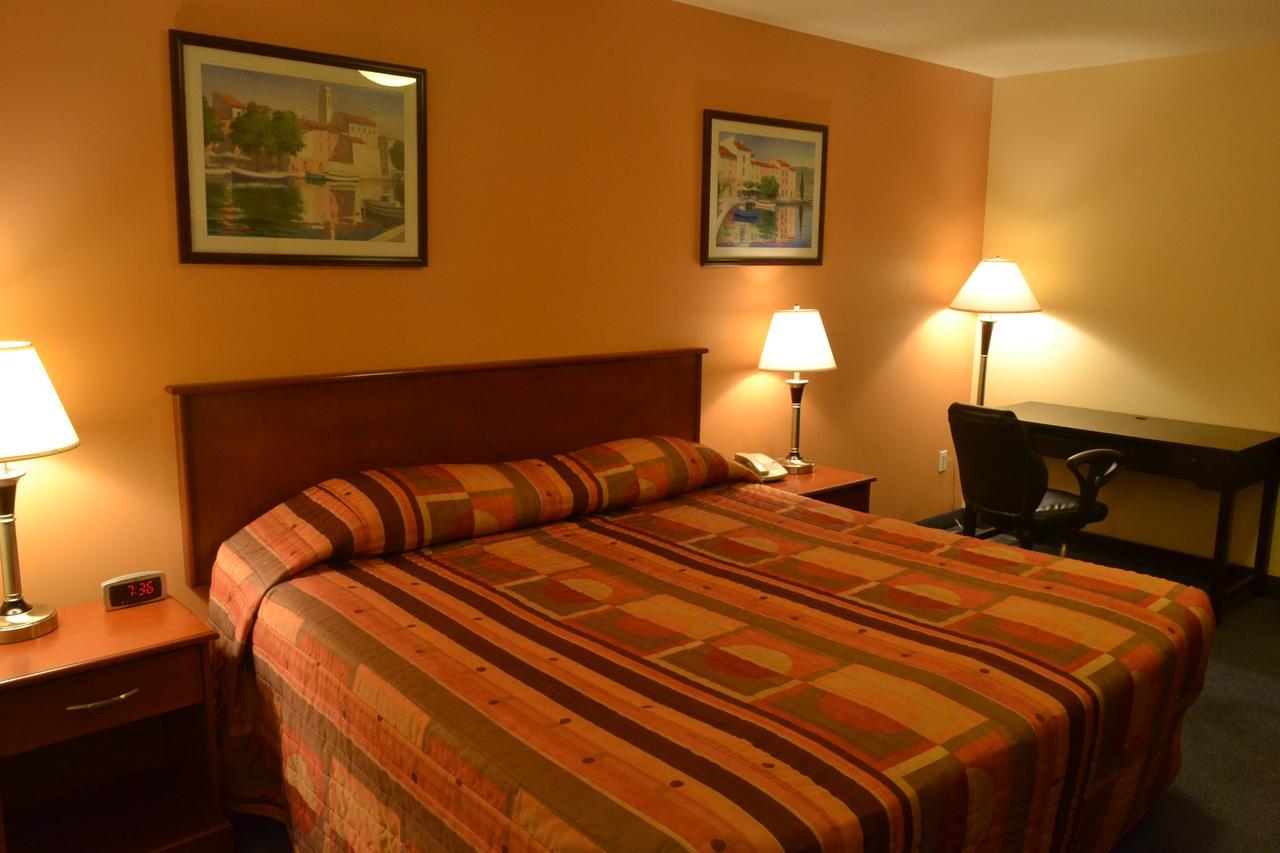 Aurora Park Inn & Suites Dawson Creek Ngoại thất bức ảnh